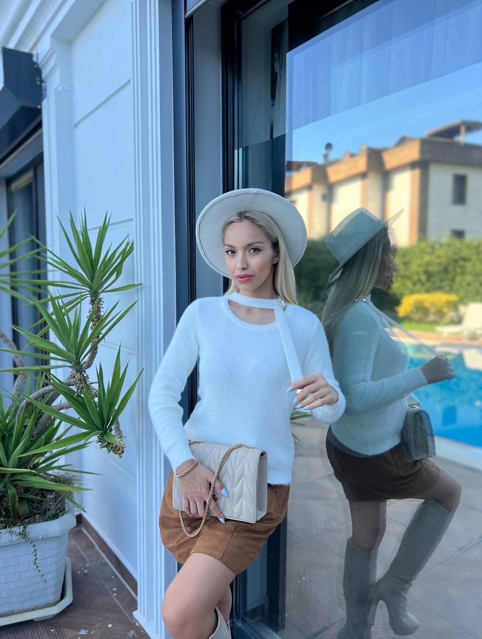 YAKASI FULARLI KAZAK